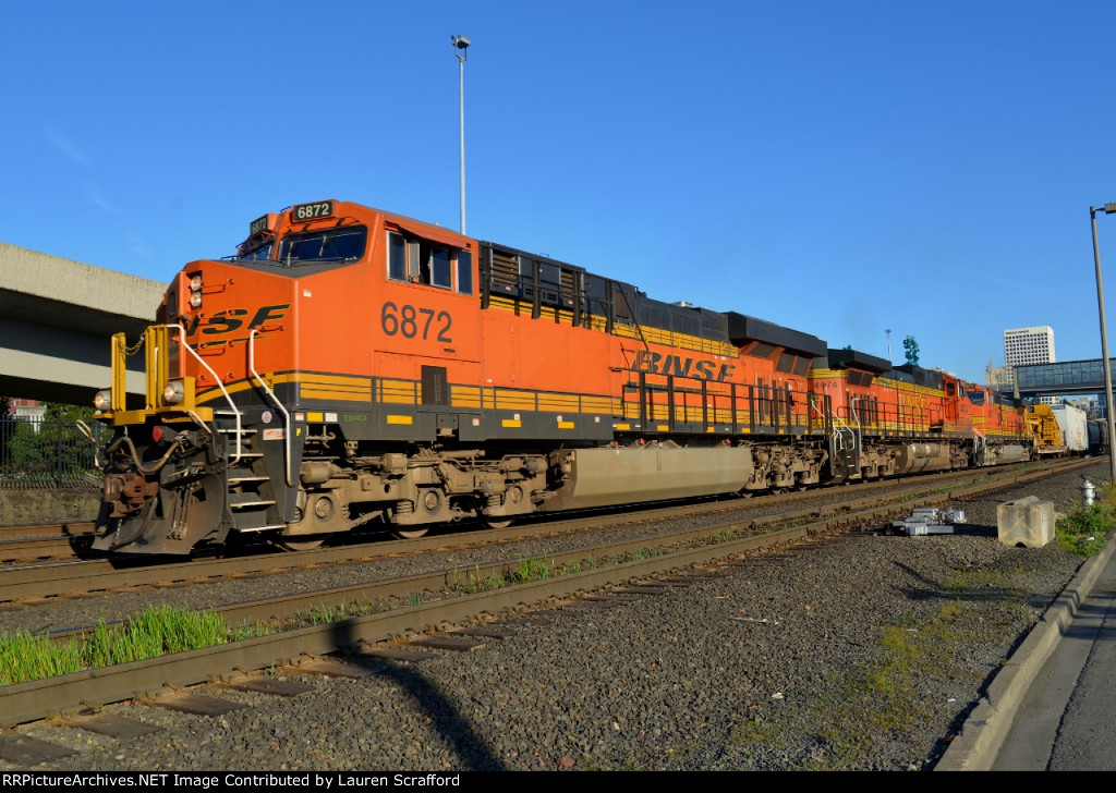 BNSF 6872 N/B